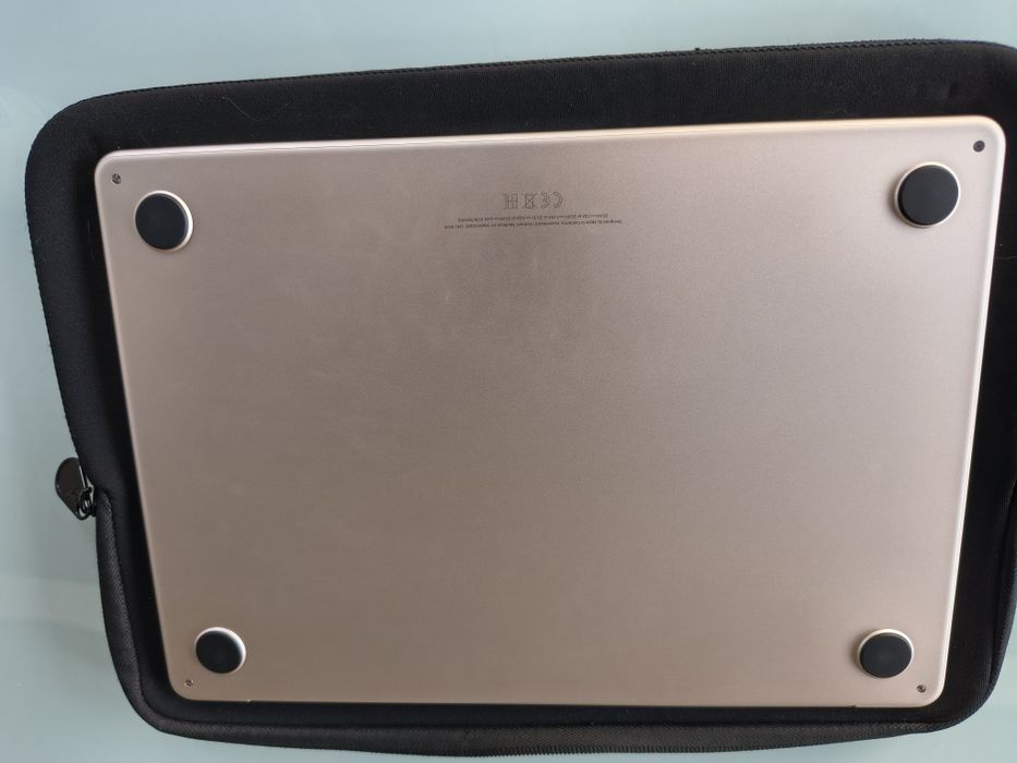 Apple MacBook Air 13,6" M2 8GB RAM 256GB Dysk macOS Księżycowa Poświat