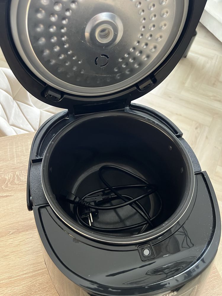 Multicooker PHILIPS HD4749/70
