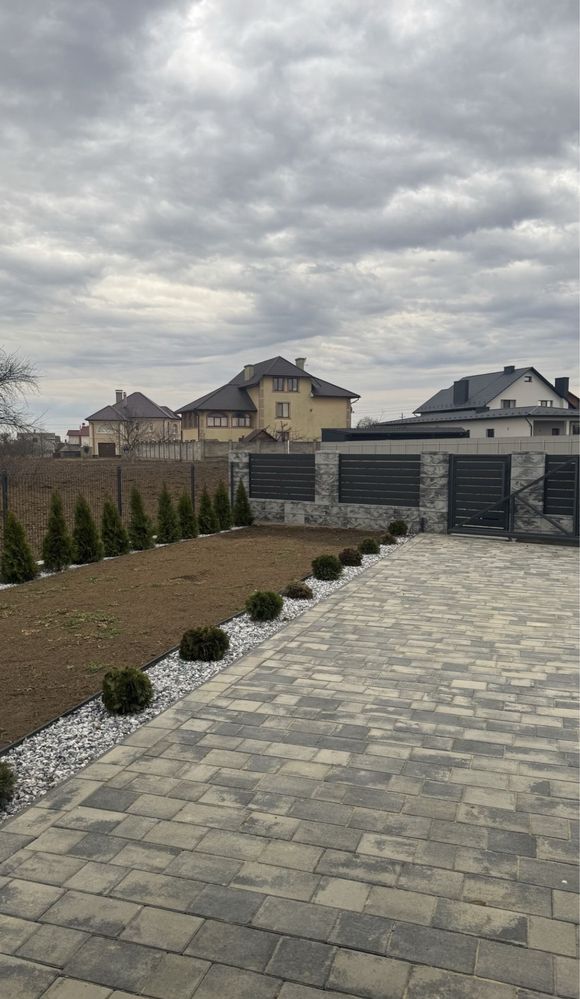 Продаж! Сучасний будинок 1км від м. Чернівці