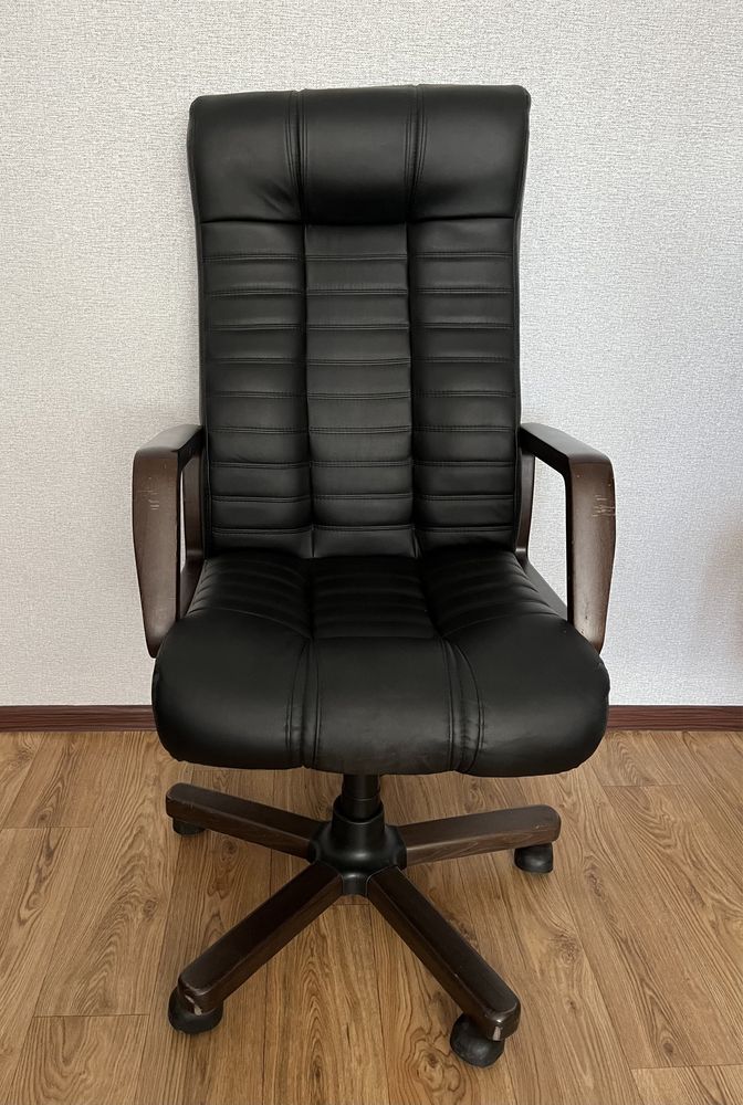 Офисное кресло Офісне крісло