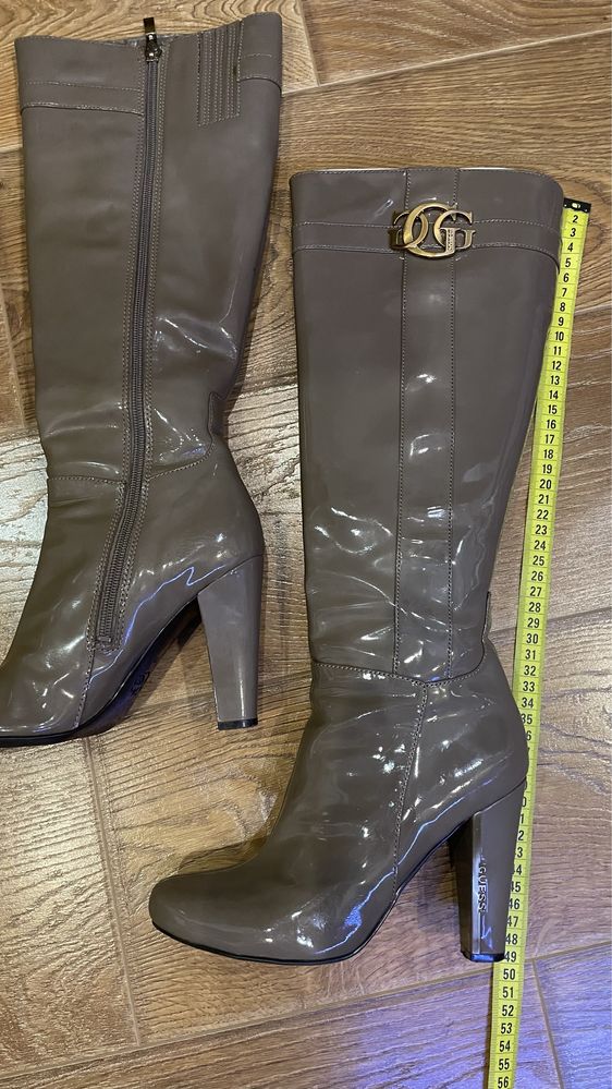 Лакированные сапоги Guess