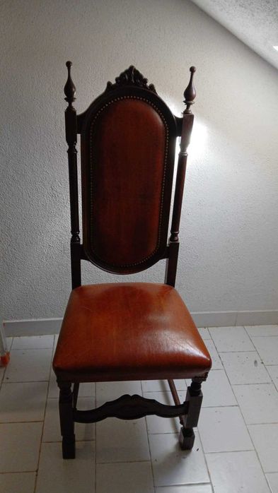 Cadeira de sala antiga