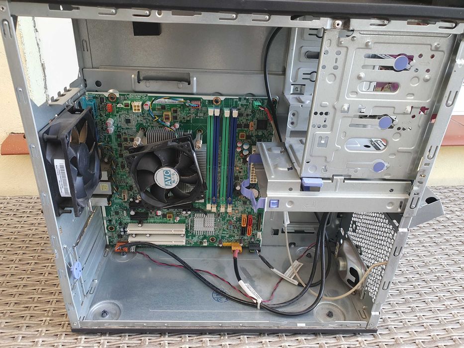 Jednostka PC zdekompletowana