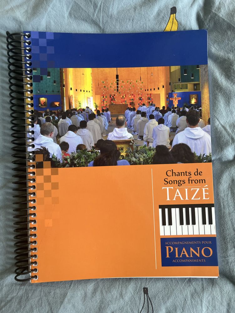 Chants de / Songs from Taizé, accompagnements pour piano