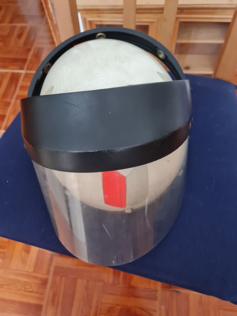 Capacete vintage. Modelo Frances