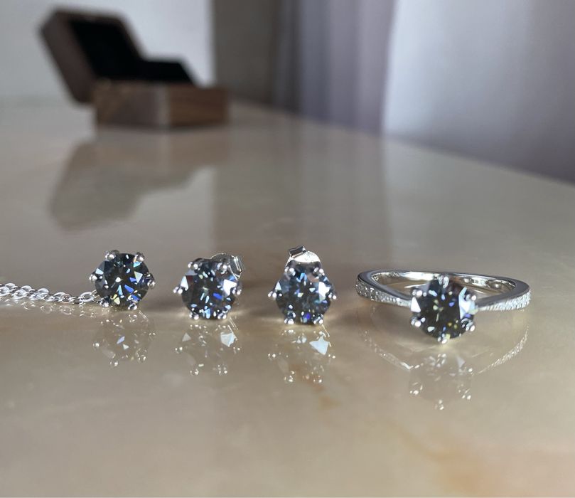 Муасаніт конкурент діамантів сірий сережки кулон колечко муассанит