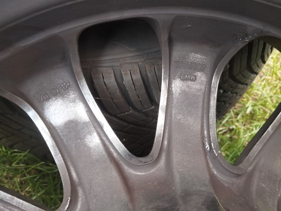 Witam felgi Bmw  z oponam zima