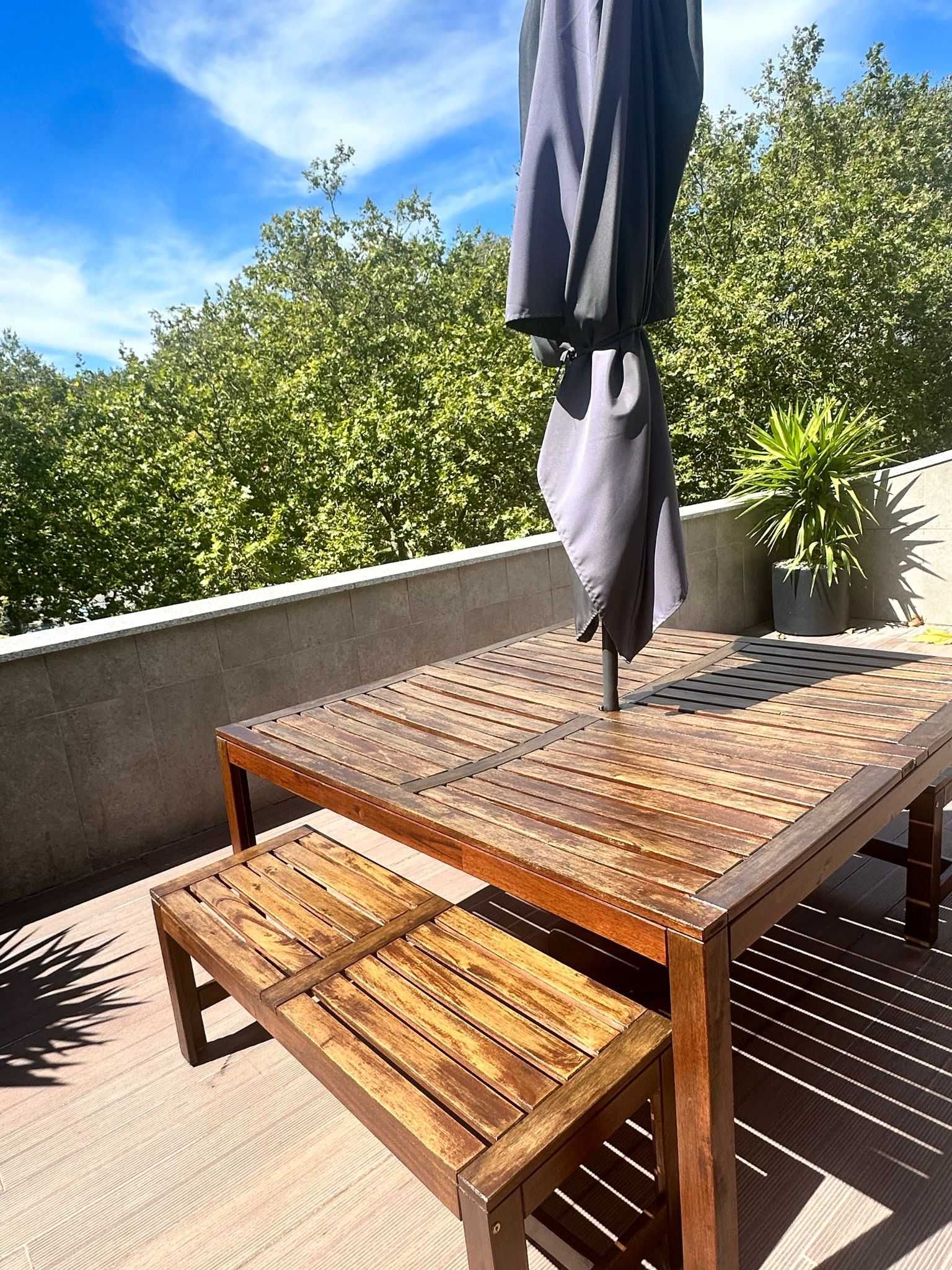 Mesa Externa Madeira com Bancos