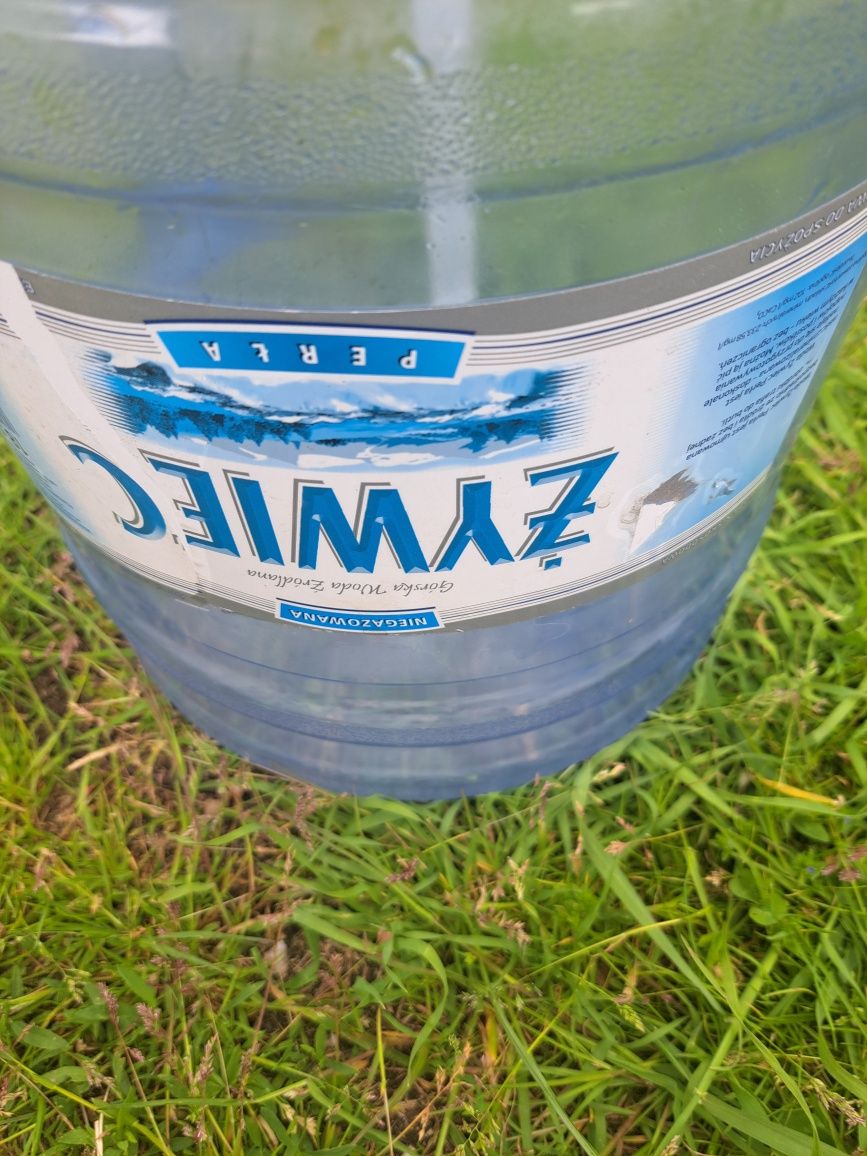 Zasobnik  do wody pitnej z pompką