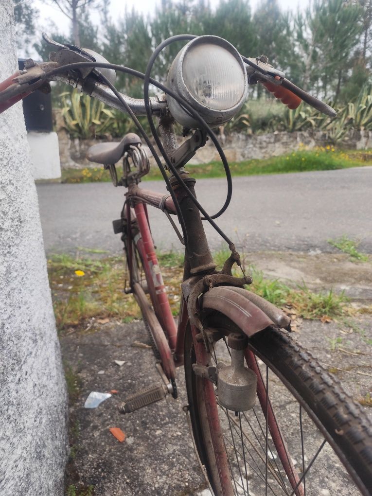 Bicicleta pasteleira antiga