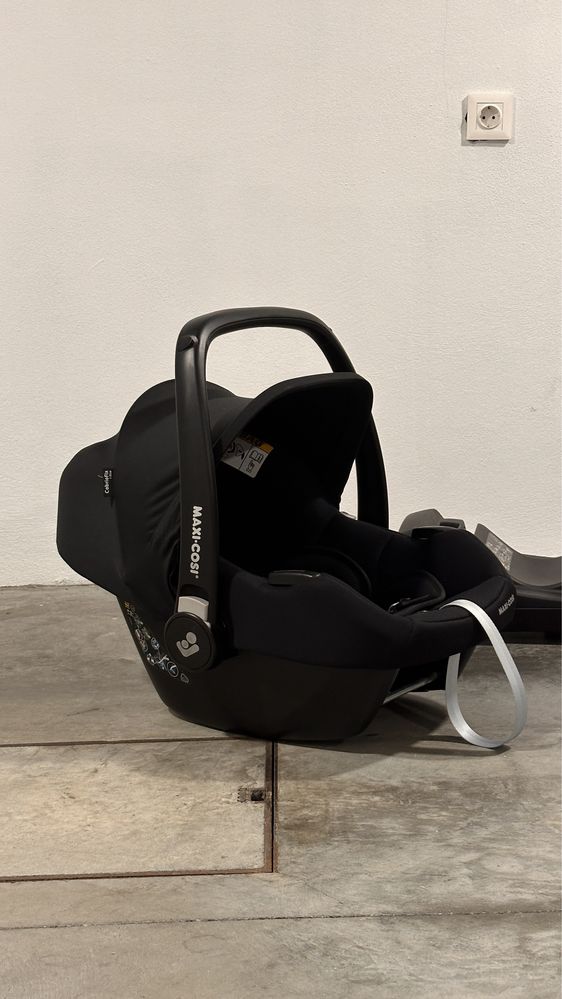 Babycoque Maxi-Cosi cabriofix i-size + isofix