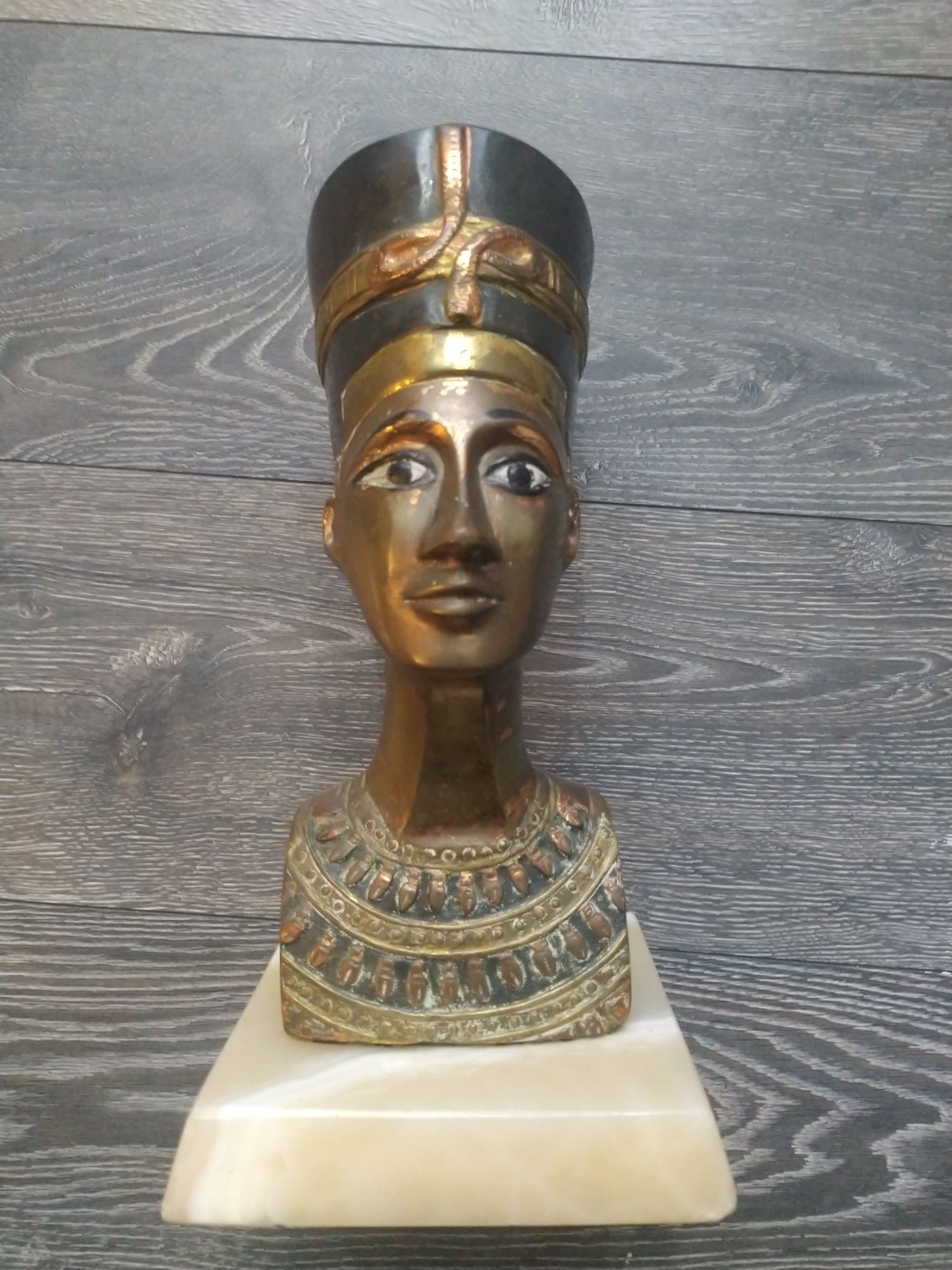 Egipska królowa nefertiti figurka