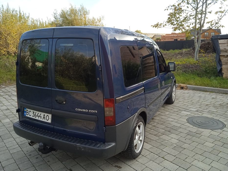Продам Опель комбо