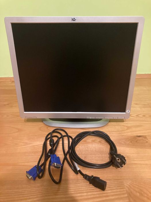 Monitor LCD HP 19 cali sprawny 100% z przewodami.