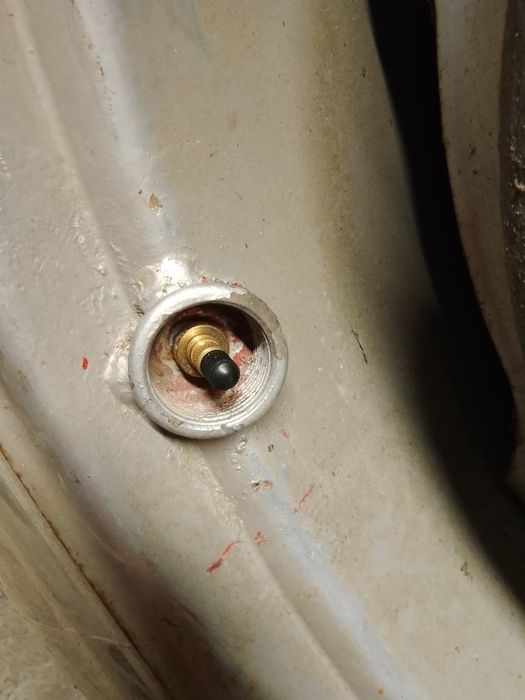 16.9 R30 Koła opony