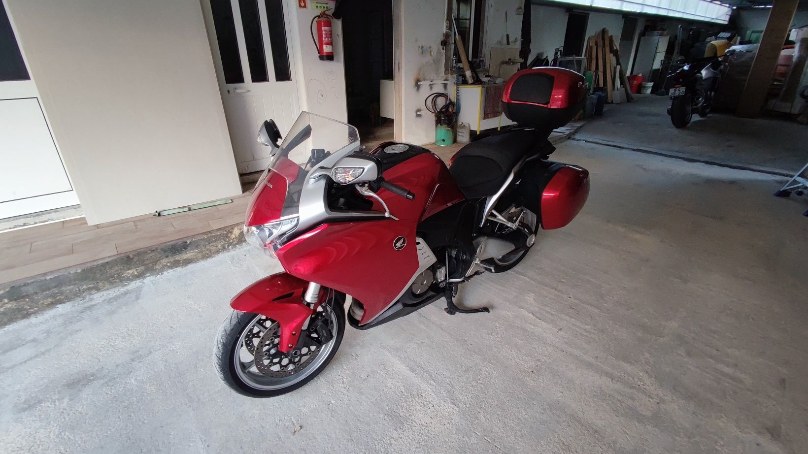 Hondas vfr 1200f 172cv 2010