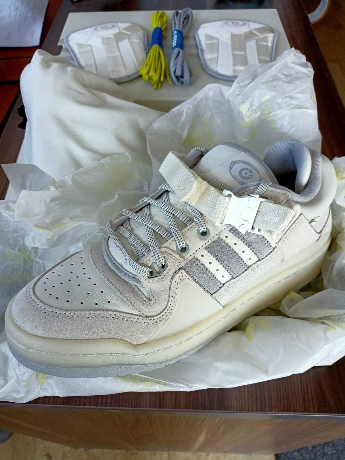 Adidas x Bad Bunny Forum Buckle Low White 42, 2/3