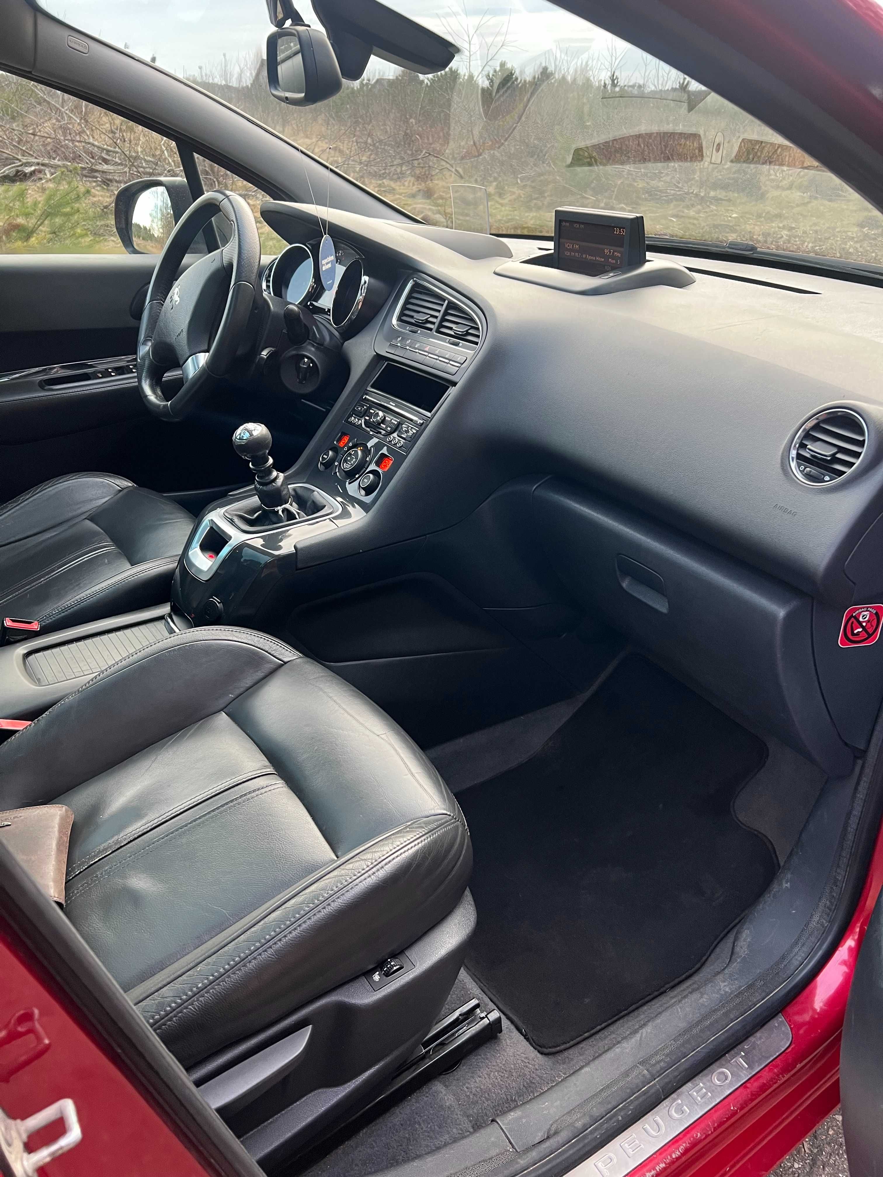 SPRZEDAM auto Peugeot 5008 - 7-osobowy, idealny dla rodziny!