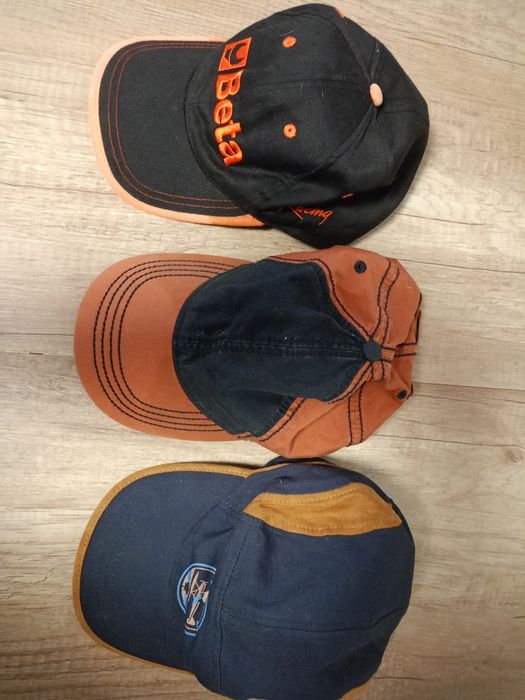 Czapka męska z daszkiem