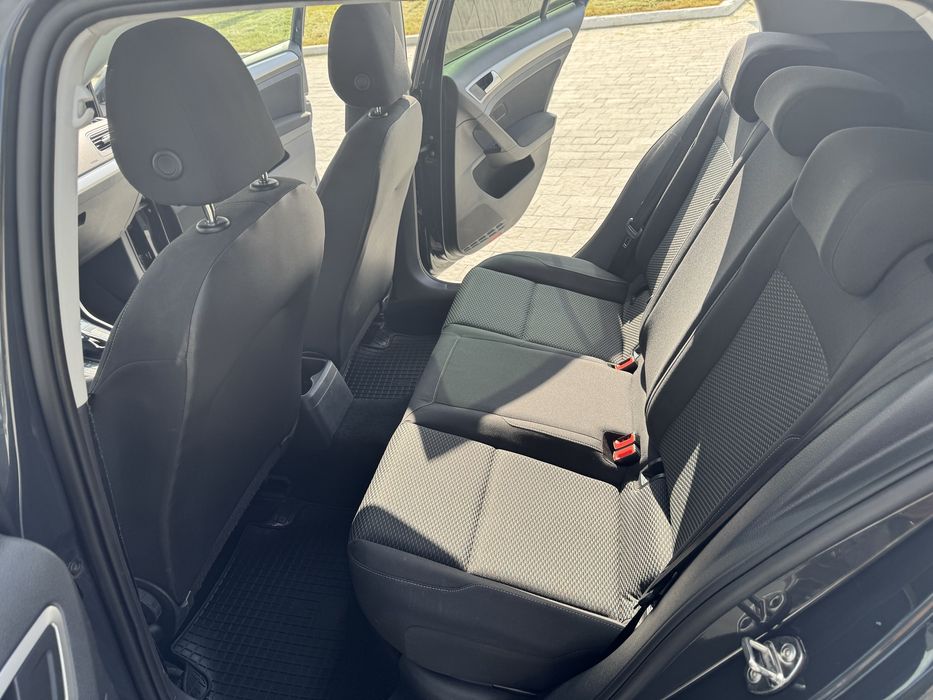 Volkswagen Golf VII