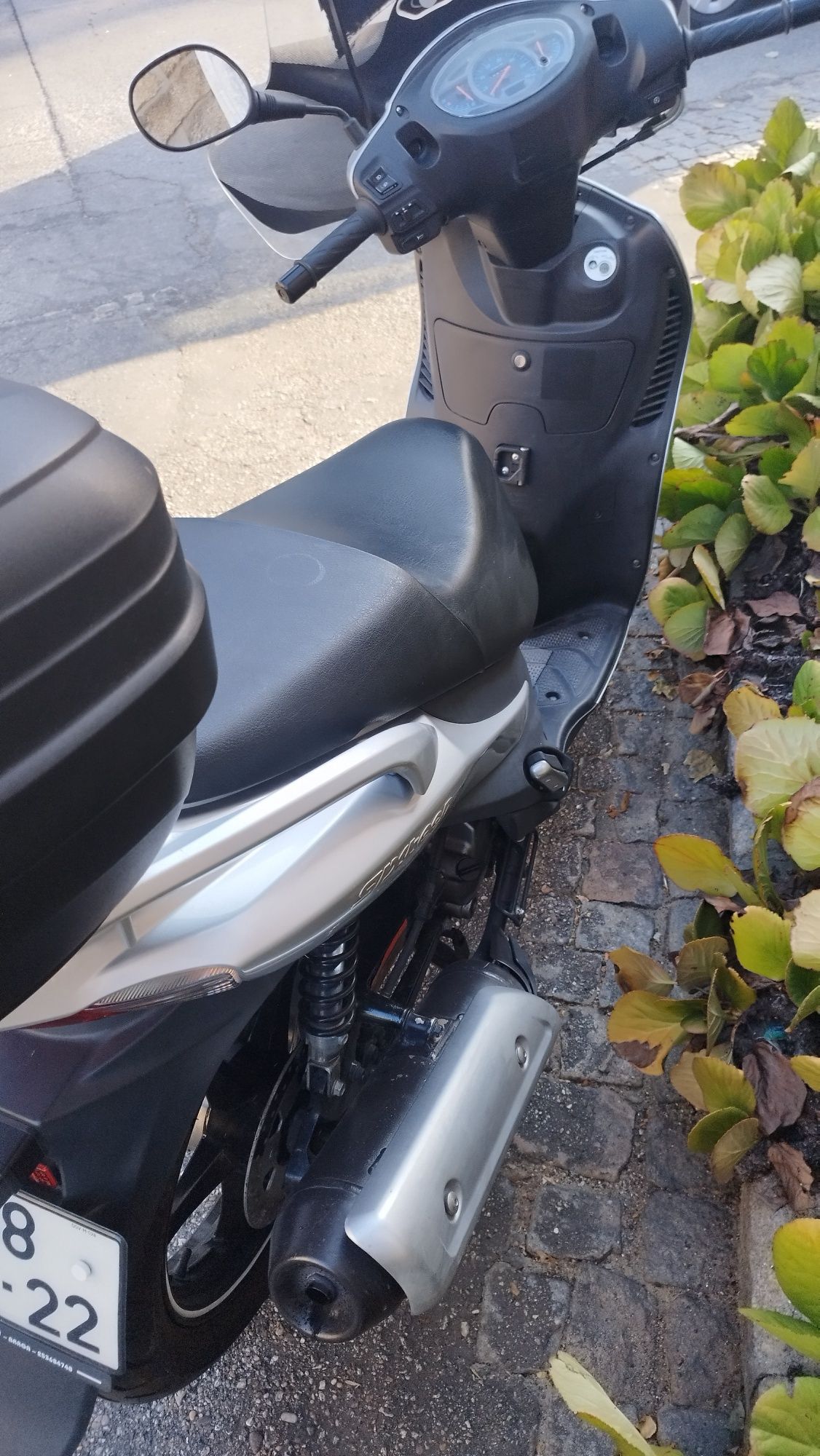 Moto Suzuki sixteen 125