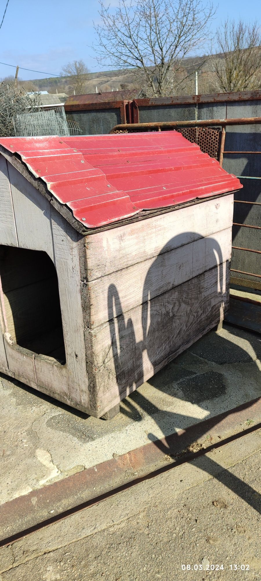 Собача будка, домик для собаки