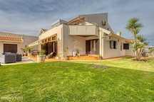 Moradia isolada V4, com 1538m2 de terreno, jardim e piscina - Espinho