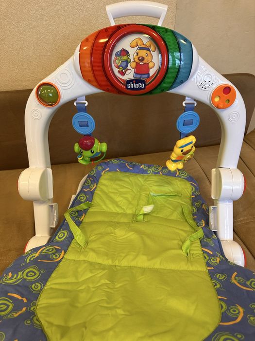 Розвиваючий килимок- крісло Chicco від 0 - 9 міс. б/у