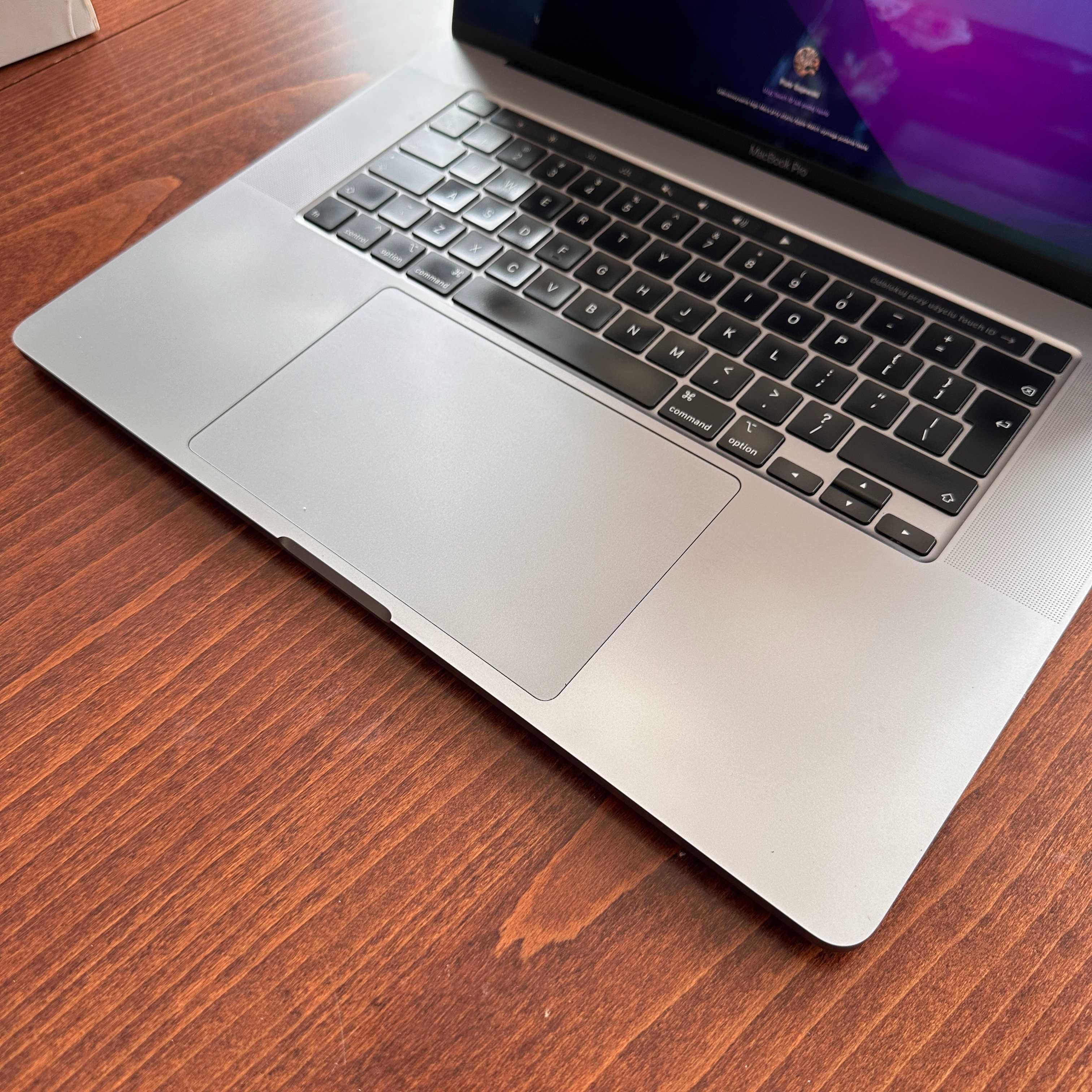 MacBook Pro 16" A2141 Intel i9, 64GB, 1TB, Radeon Pro 5500M 2019 FV23%