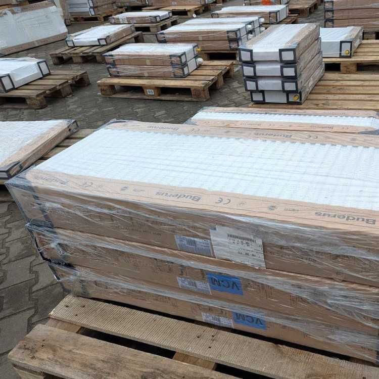 Grzejniki nowe Buderus boczne i dolne głowica haki różne rozmiary