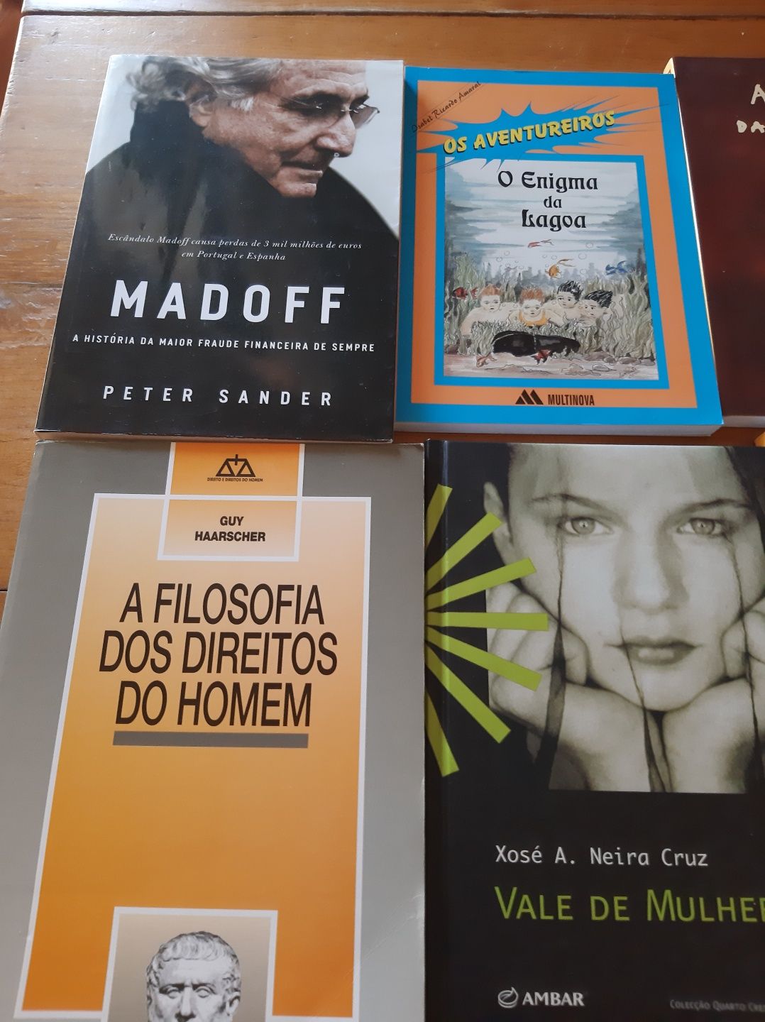 Varios livros e vários autores