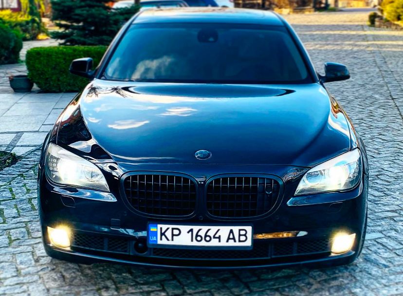 Продам Легендарную БМВ 750 , Полностью Обслужена в Идеальном Состоянии