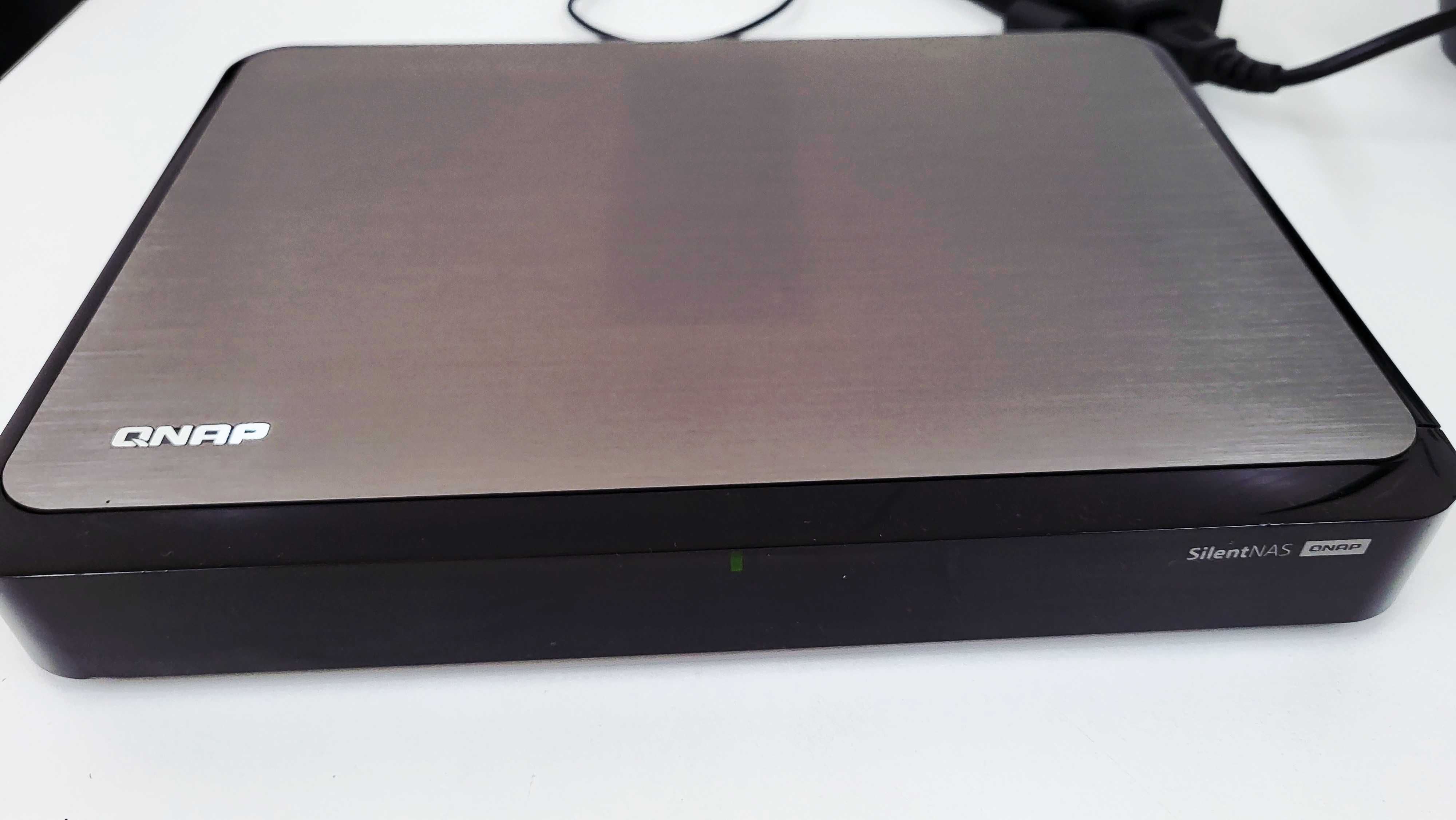 Сетевое хранилище + HDD 2ТВ QNAP HS-251+ , сервер, медиа сервер.