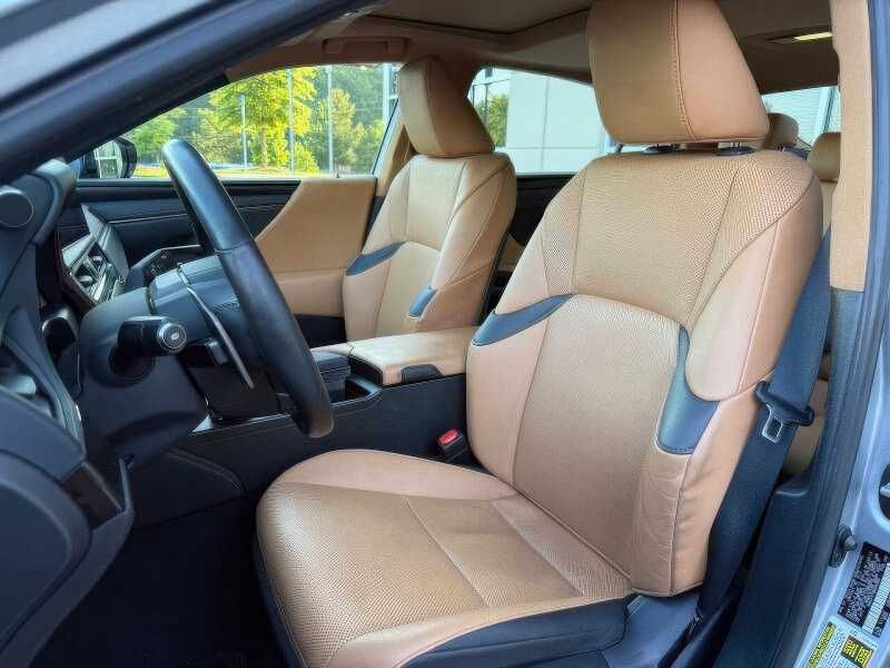 2022 Lexus ES 300h