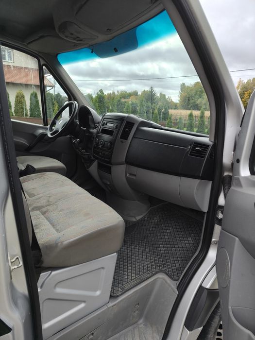 Do zaoferowania mam VW crafter a z 2009 roku, pojemność silnika 2.5