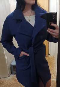 Кашемірове пальто синього кольору