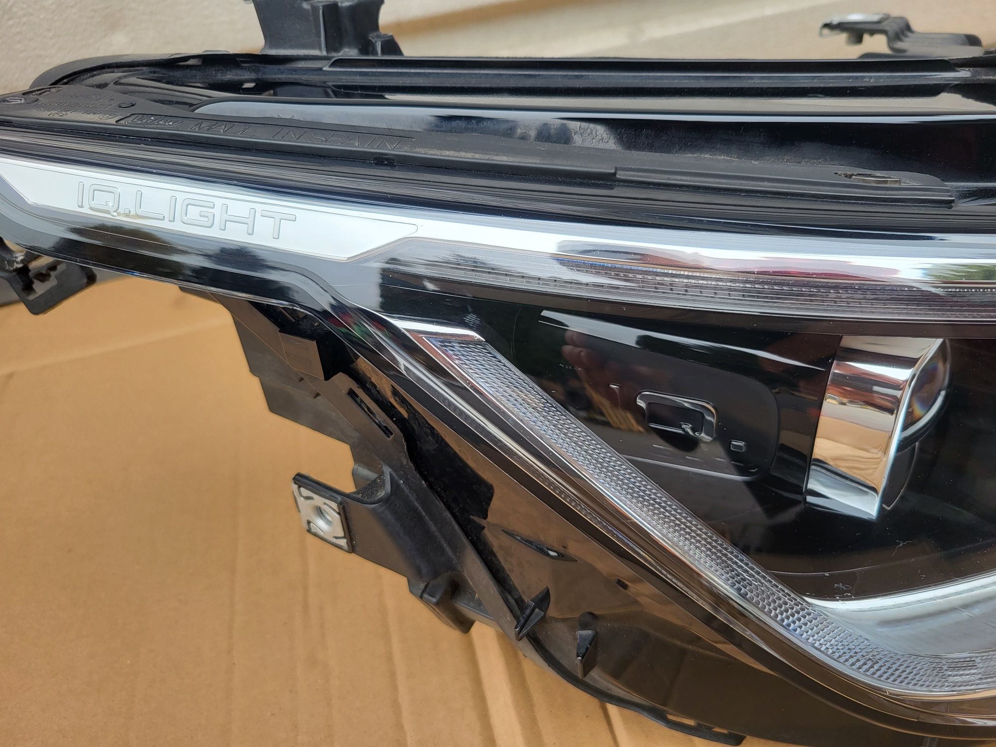 Vw Golf 8 VIII Lampa prawy przód Matrix IQ.LIGHT