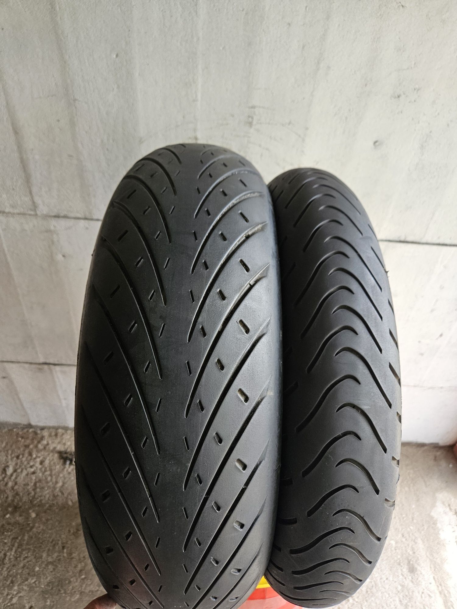 Komplet  Metzeler RoadTec 180/55 120/70R17 Dot 2821