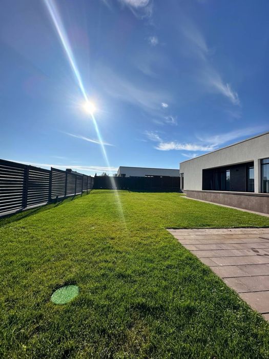 Будинок з новим дизайнерським ремонтом у Стоянці, 8 соток, 165 м2