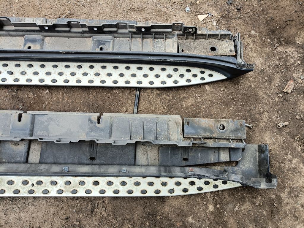Nakładki Progi Mercedes ML W164 Lift LCI Podstopnice lewa prawa AMG Wy
