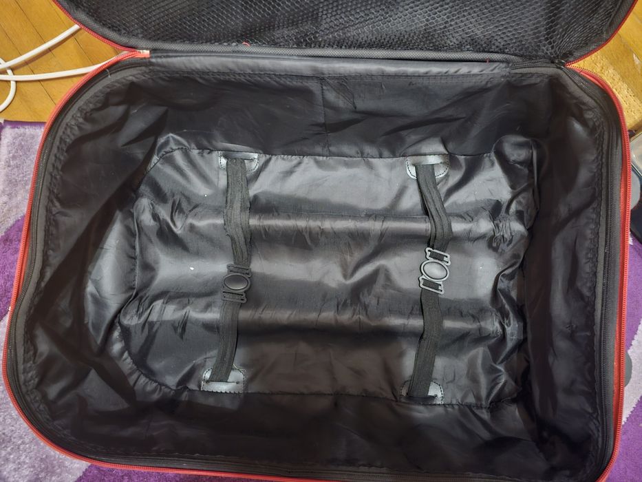 Валіза середня червона