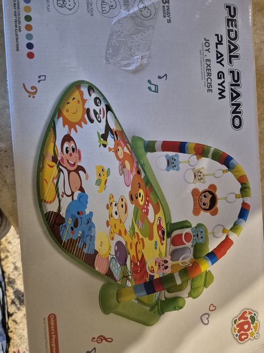 Розвиваючий килимок для немовлят