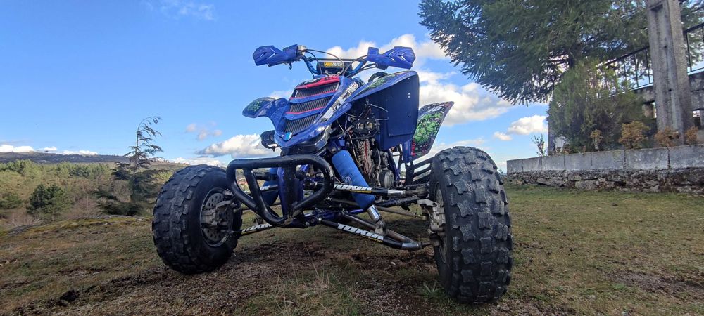 Yamaha Raptor 660R de 2001 nacional e com documentos