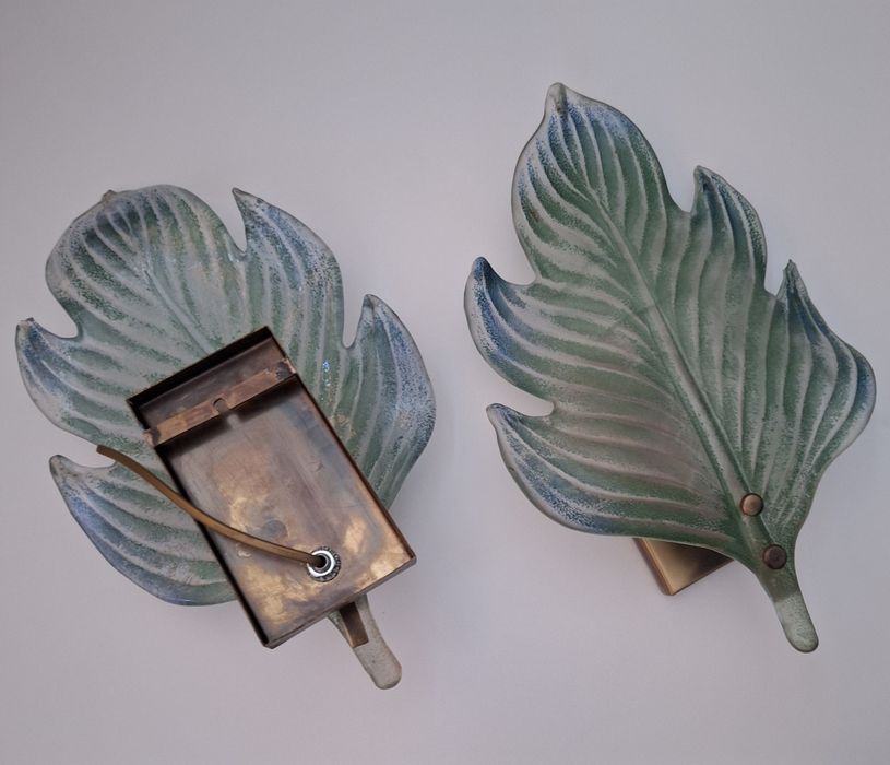 Par de apliques de vidro em forma de folha