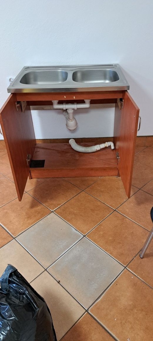Zlewozmywak dwukomorowy z szafką sprzedam. Stan bdb.