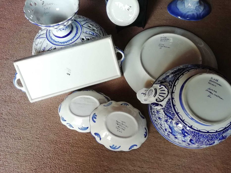Grupo de peças de louça decorativas