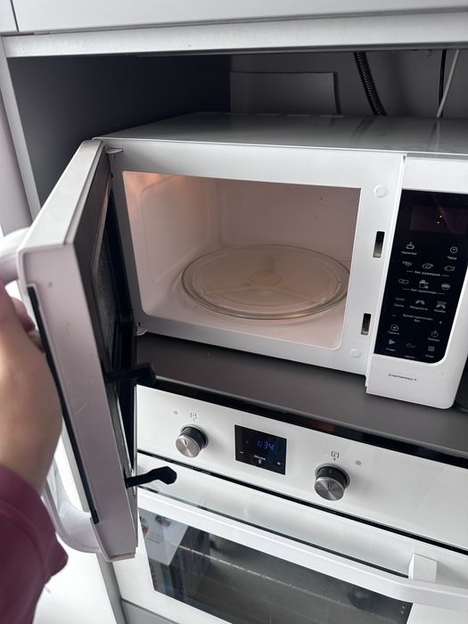 Продам мікрохвильову піч