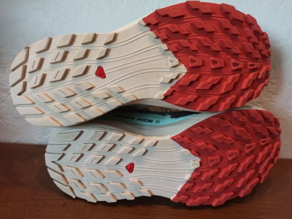 SALOMON SENSE RIDE 5 кросівки для бігу 39⅓ розмір