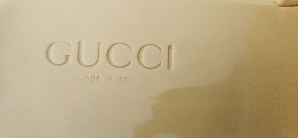 Ładne klapki Gucci