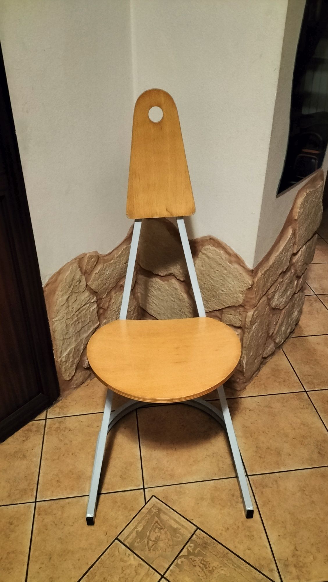 Krzesła- drewno plus metal